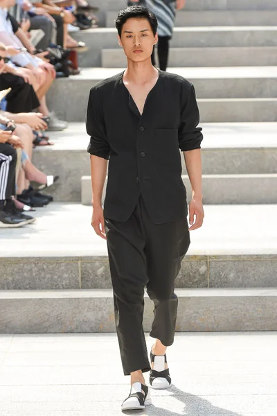 Look 33